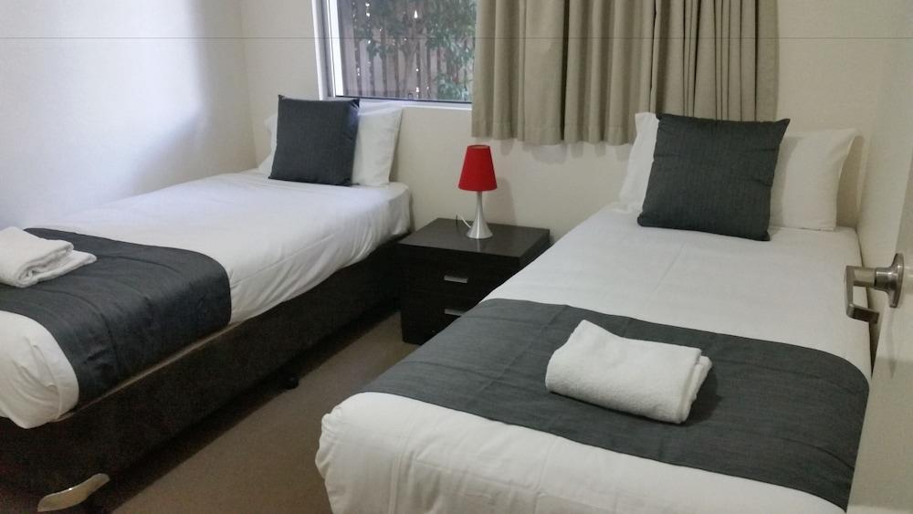 Ramada Encore By Wyndham Whale Cove Hervey Bay Esterno foto