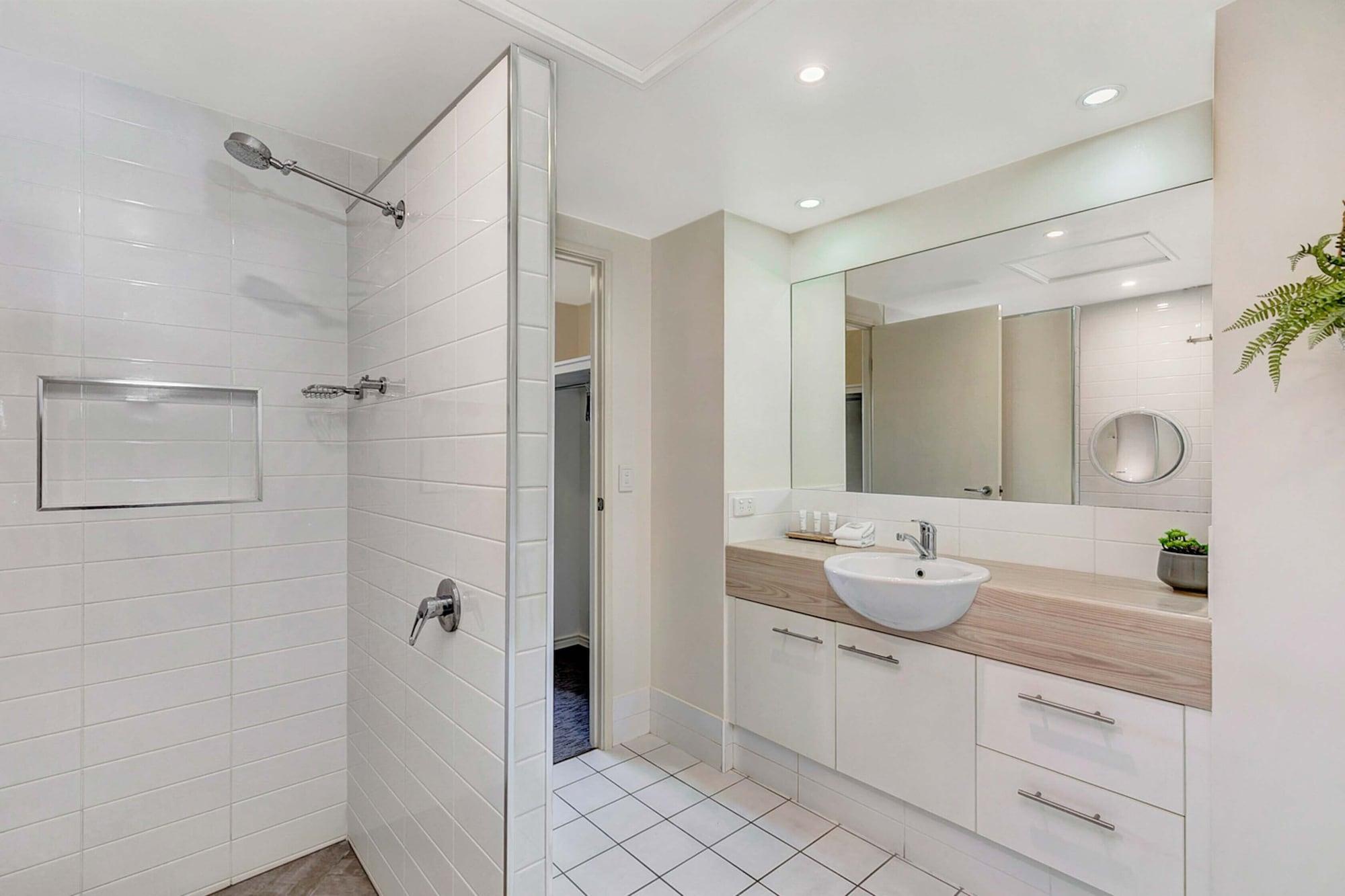 Ramada Encore By Wyndham Whale Cove Hervey Bay Esterno foto