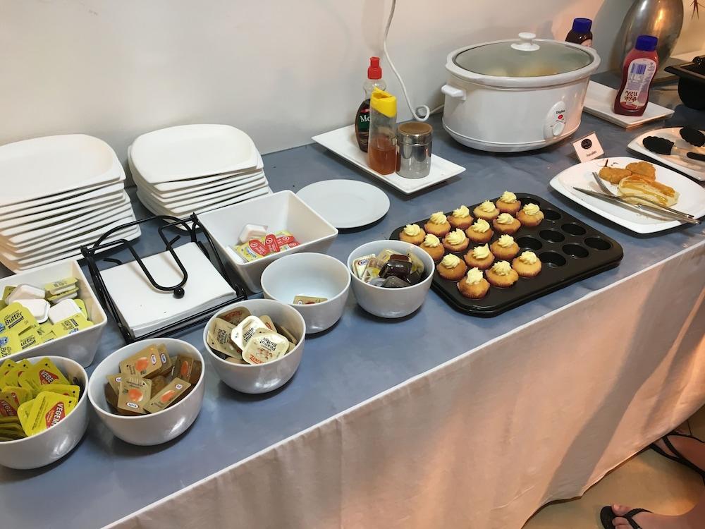 Ramada Encore By Wyndham Whale Cove Hervey Bay Esterno foto