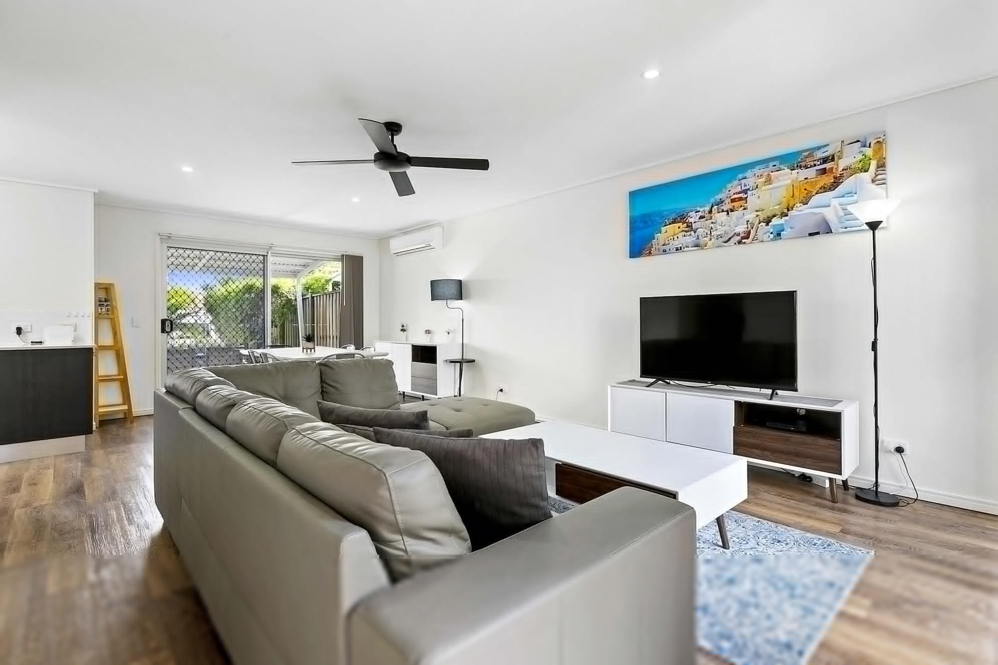 Ramada Encore By Wyndham Whale Cove Hervey Bay Esterno foto
