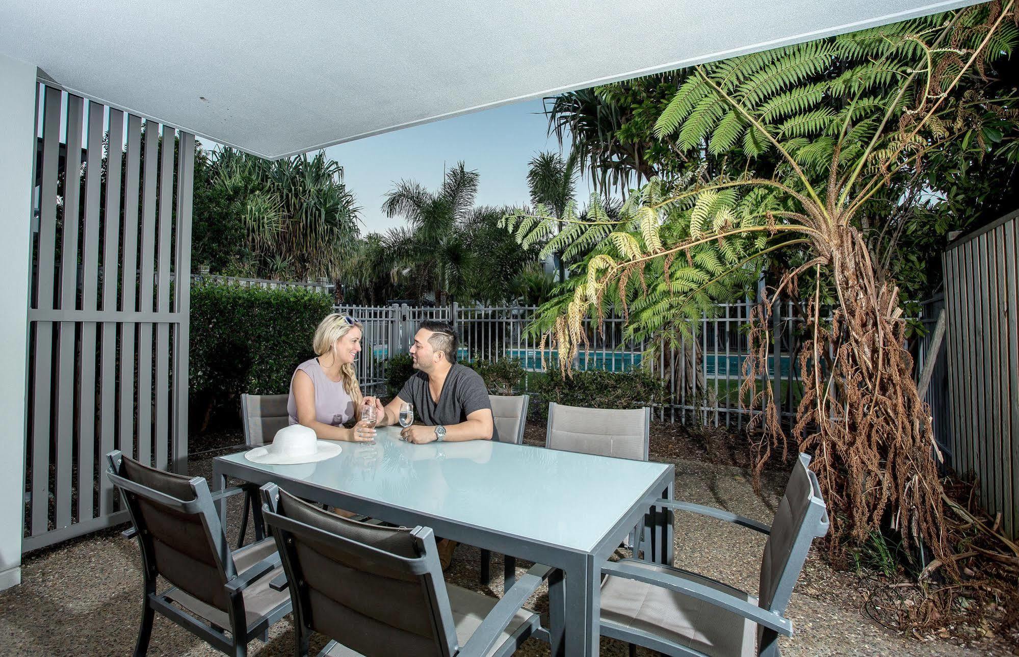 Ramada Encore By Wyndham Whale Cove Hervey Bay Esterno foto